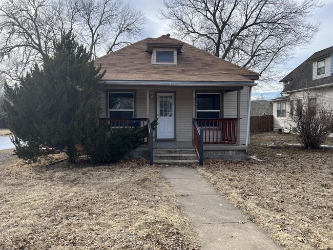 Building Photo - 825 N Main St Rental
