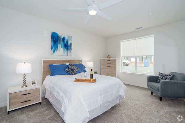 2BR, 2BA - 1269SF - Autumn Park at Medford