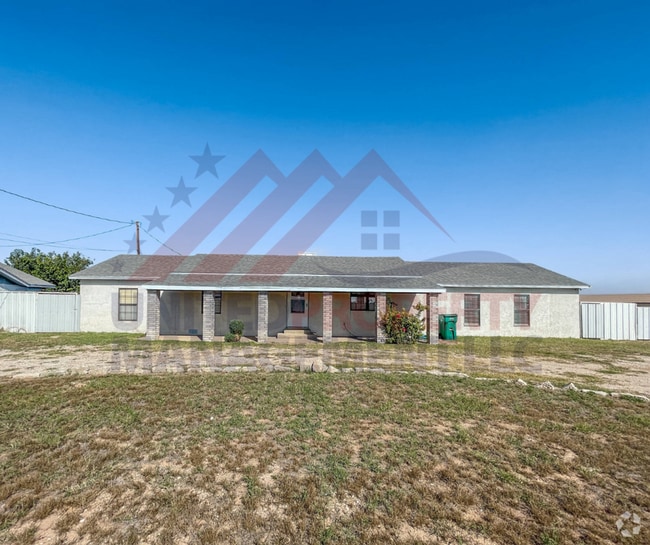 Building Photo - Spacious Home on ½ Acre Just South of Town...