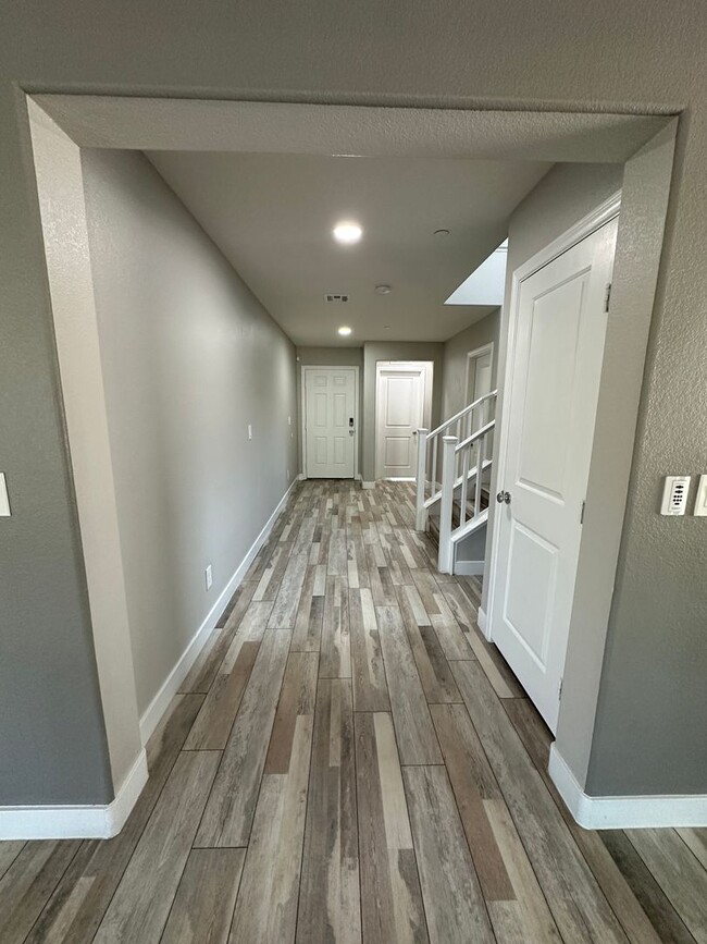 Photo - 7758 Meng Ct