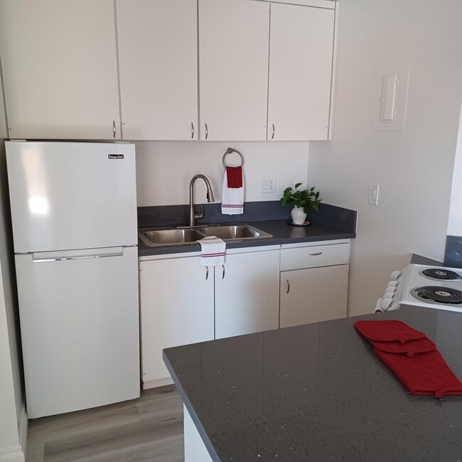 Photo - 4901 Heil Ave Unidad Jr-1