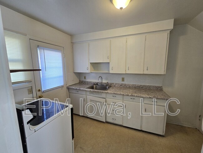 Photo - 251 Madison St