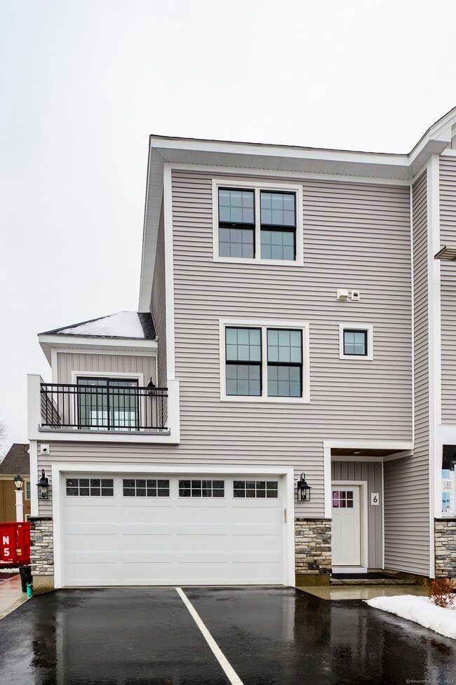 Photo - 2620 Main St Unit 7