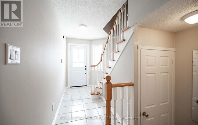 Photo - 455 Apache Ct