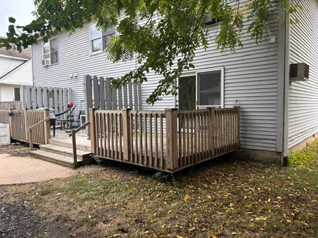 Photo - 322 W Railroad St