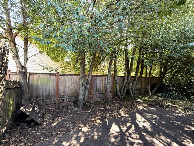 Photo - 1633 Best Ln Unit #1633