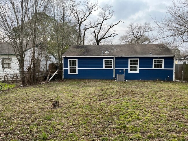 Backyard - 6835 Saint Augustine St