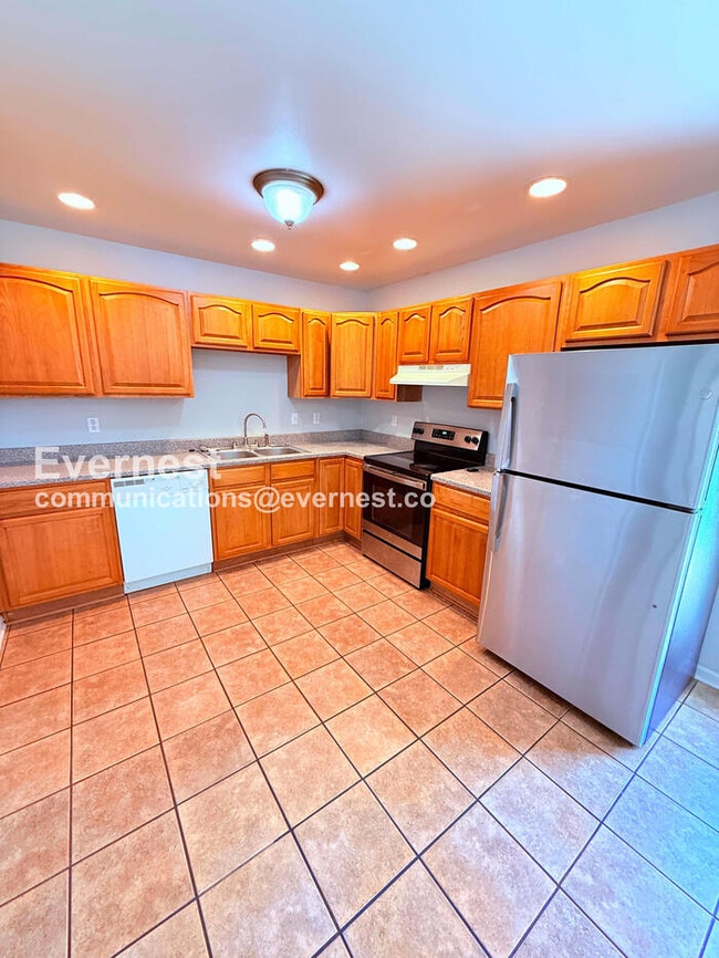 Photo - 2866 Hillgate Rd