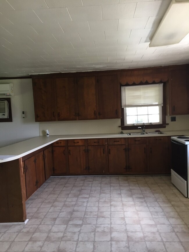Photo - 1040 Evan Perry Rd