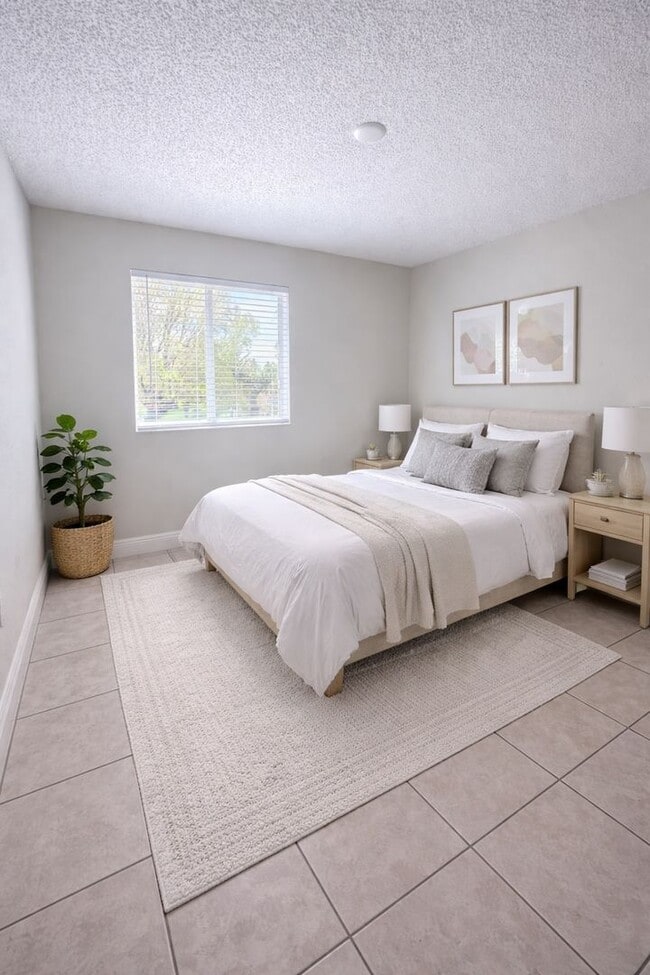 Photo - 3 bd/2.5 ba + Stainless Steel Appliances + 1 Car Garage + up to 3 Months Off! Unit 3848 - Queens