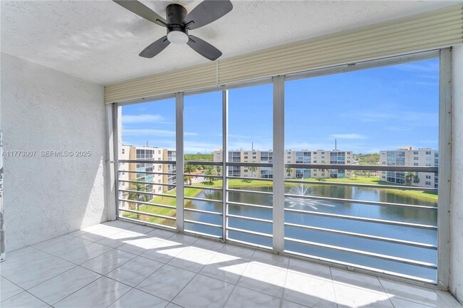 Photo - 401 SE 3rd St Unit Meadowbrook 602