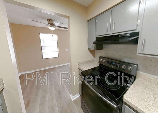 Photo - 467 Lombard St Unit 2C