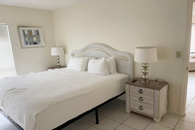 Photo - 6 Lucerne Ave