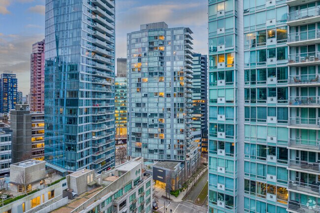 The Bayview - Bayview at Coal Harbour