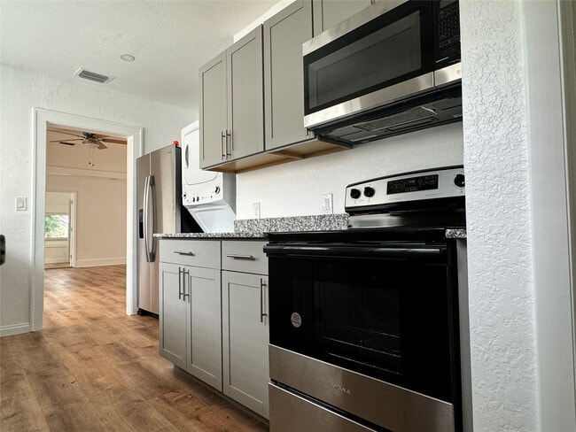 Photo - 1849 Madison St