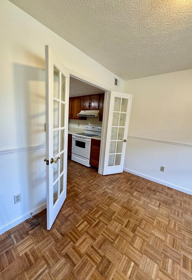 Photo - 3 bed/2.5 bath Townhouse near Med Center a...