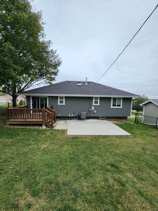 Photo - 5716 Hascall St