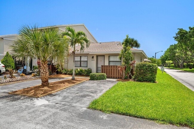 Photo - 16422 Straw Way
