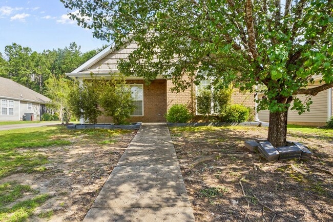 Building Photo - 1220 Village Trail