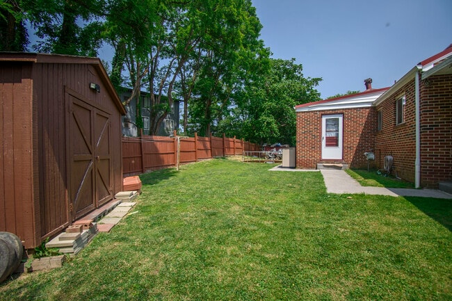 Photo - 206 Broce Dr