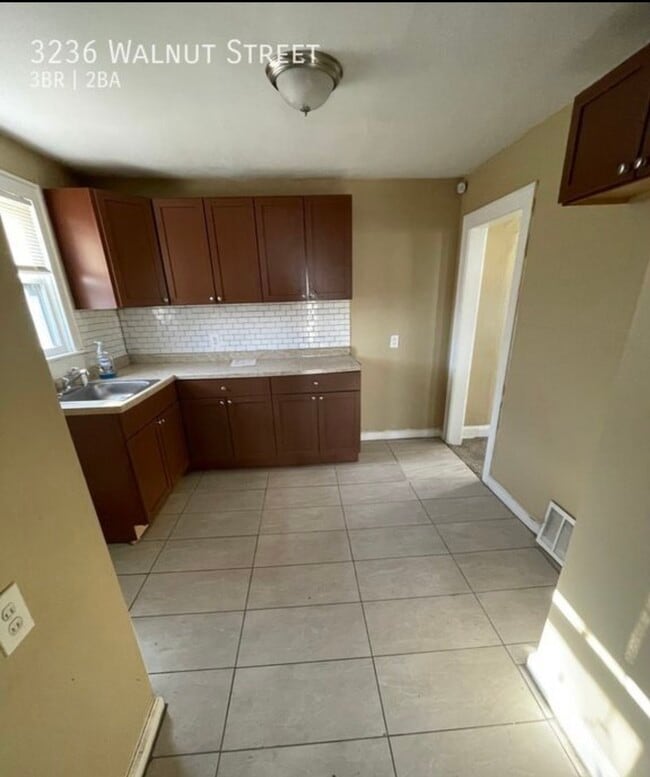 Photo - 3236 Walnut St