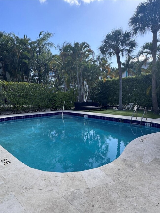 Photo - 361 Collins Ave Unidad A2