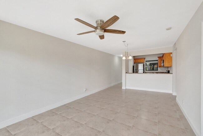 Photo - 1560 Windorah Way Unidad Windorah Way B Rental
