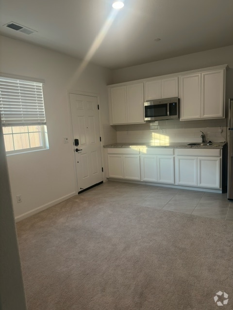 Building Photo - 3001 Newfoundland Dr Unit ADU Rental