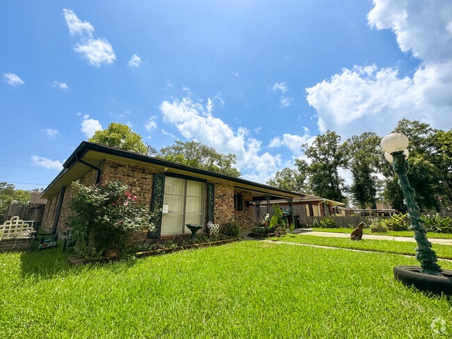Building Photo - 105 Felder Dr Rental