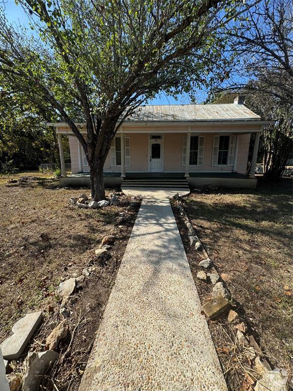 Building Photo - 302 S Burleson St Rental