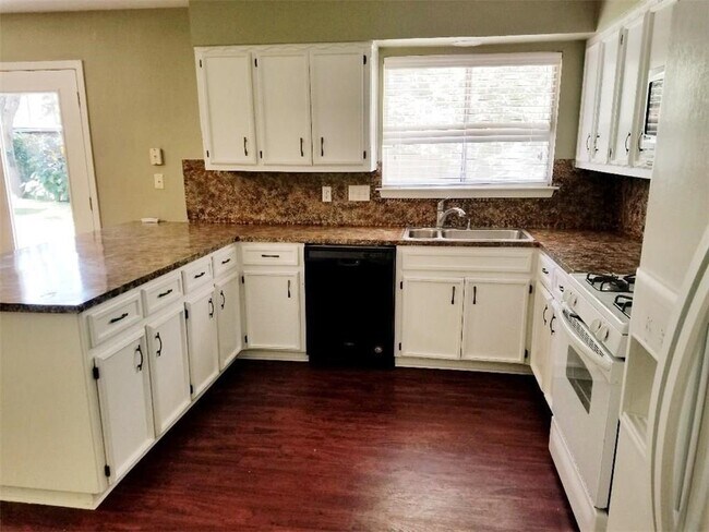 Photo - 11912 Stout Oak Trail