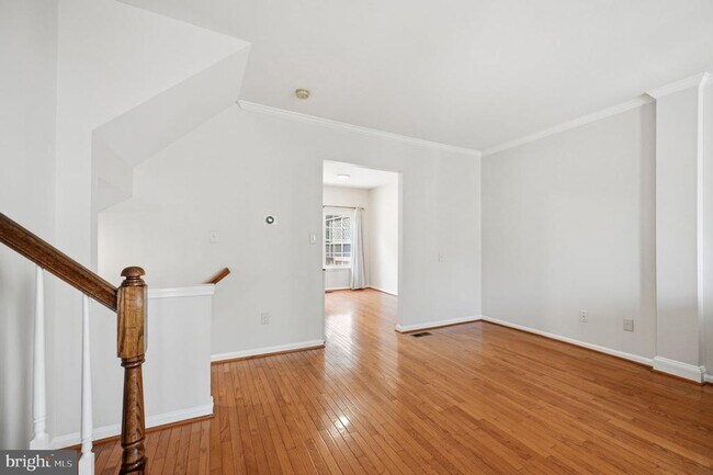 Photo - 7676 Helmsdale Pl