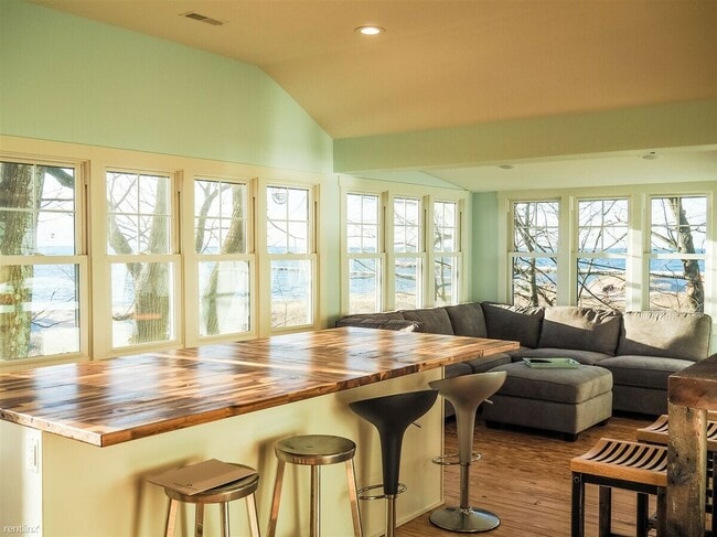 Photo - 17440 Montello Ave