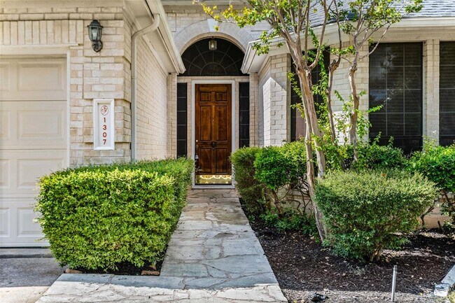 Photo - 1307 Laurel Glen Blvd