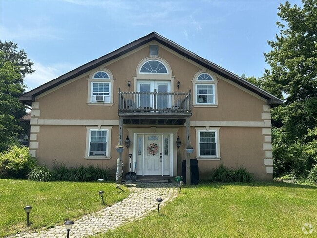 Building Photo - 852 Freedom Plains Rd Rental