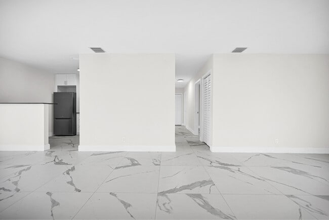 Photo - 100 SW 7th St Unidad 2