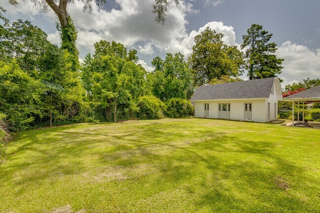 Photo - 2408 Katherine Dr