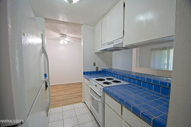 Building Photo - 2599 Lakeside Dr Unit 331