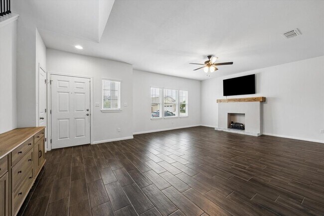 Photo - 145 Horsemint Way