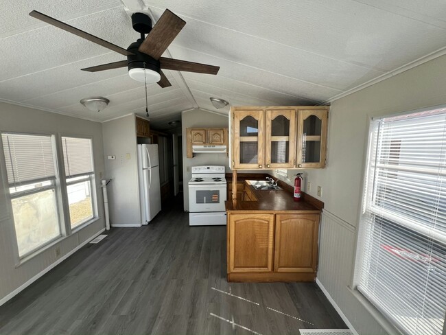 Photo - 1124 Chicago Bulls St