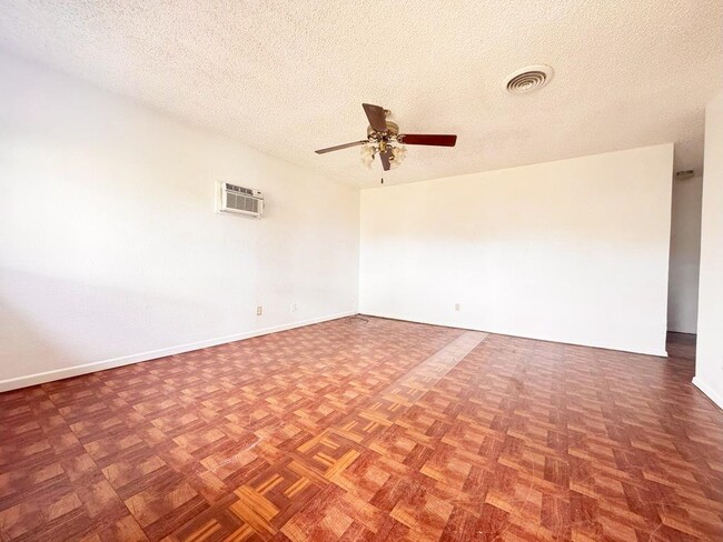 Photo - 106 Logan Dr