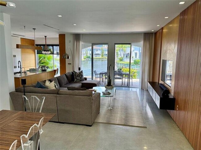 Photo - 20824 NE 30th Pl