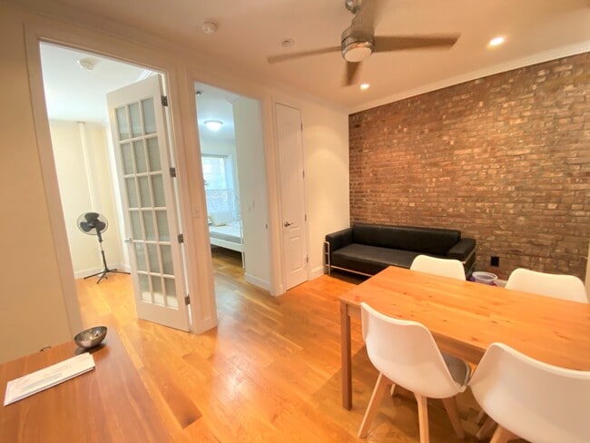 Photo - 62 W 106th St