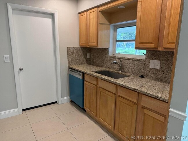 Building Photo - 5180 SW 94th Ave