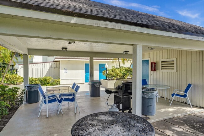 Photo - 2906 SW 21st Terrace Unit 31b2