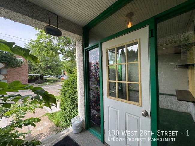Photo - 130 W 28th St Unidad 1
