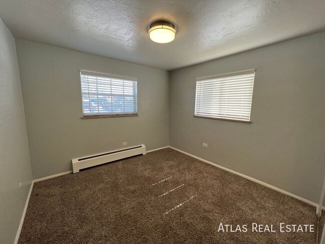 Photo - 2367 S Locust St Unidad B