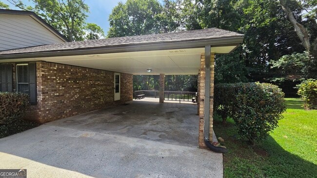 Photo - 715 Barnesdale Dr