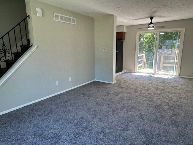 Photo - 2635 W 58th St