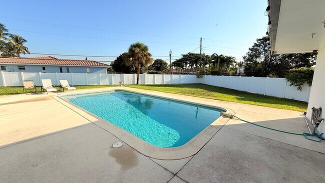 Photo - 4000 NW 3rd Ave